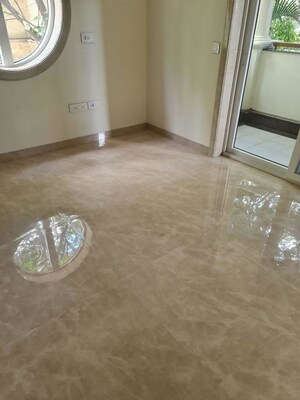 Room in 3 BHK Builder Floor at Queens Road – for Rent
