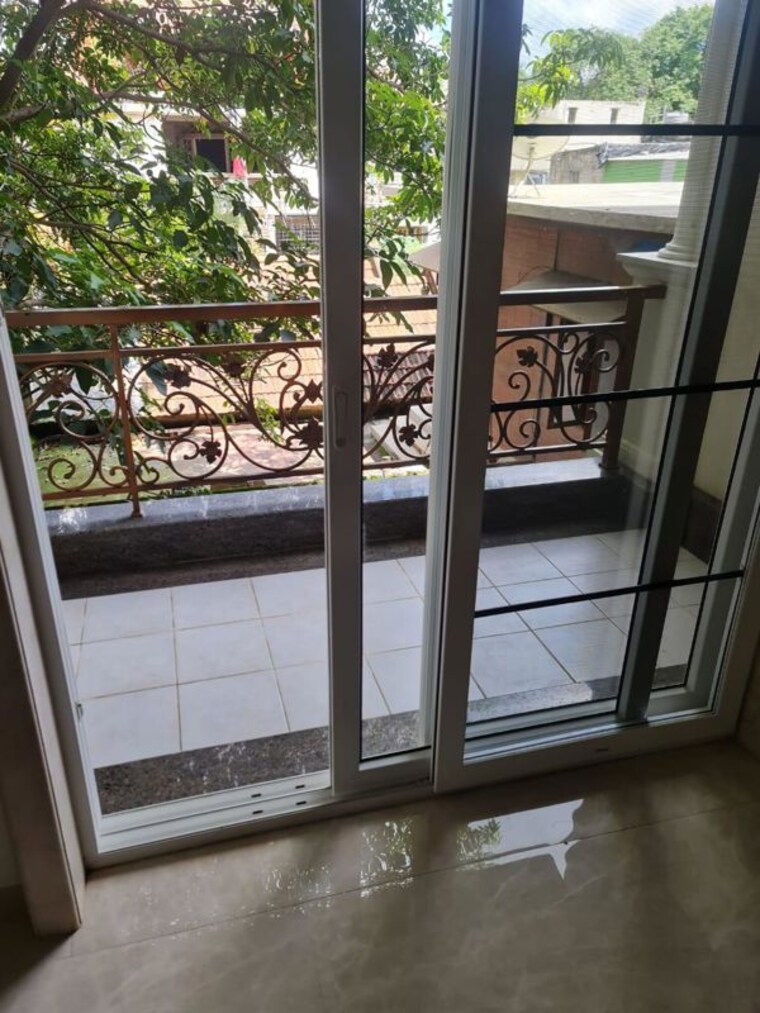 Balcony, vasanth nagar 3 Bedroom 2000 Sq.Ft. Builder Floor In Vasanth Nagar Bangalore 9894952