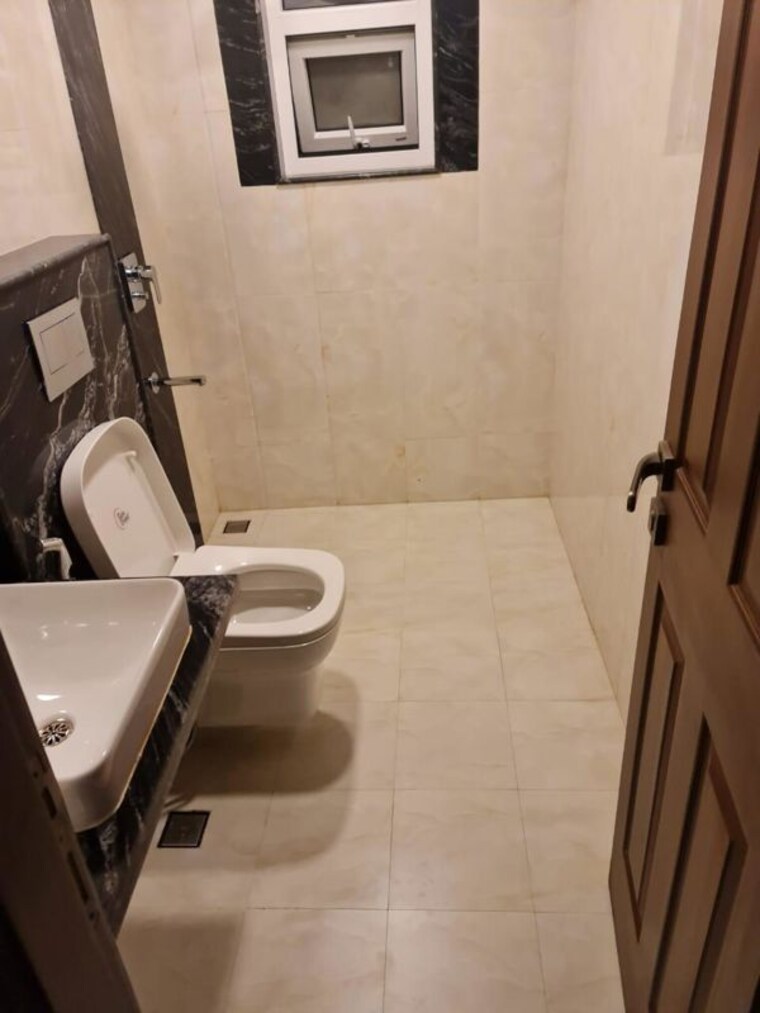 Bathroom, vasanth nagar 3 Bedroom 2000 Sq.Ft. Builder Floor In Vasanth Nagar Bangalore 9894952