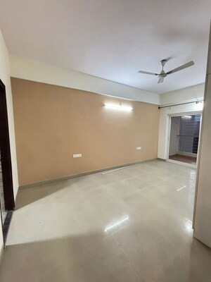 3 BHK Apartment For Rent in Halasuru