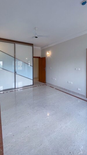 Room in 5 BHK Independent House at Hbr Layout – for Sale
