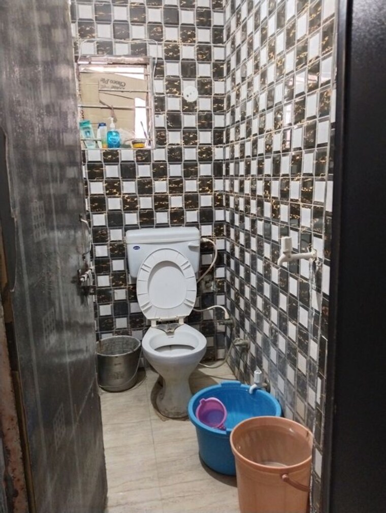 Bathroom, umang-summer-palms 1 RK 200 Sq.Ft. Apartment In Sector 86 Faridabad 10513783