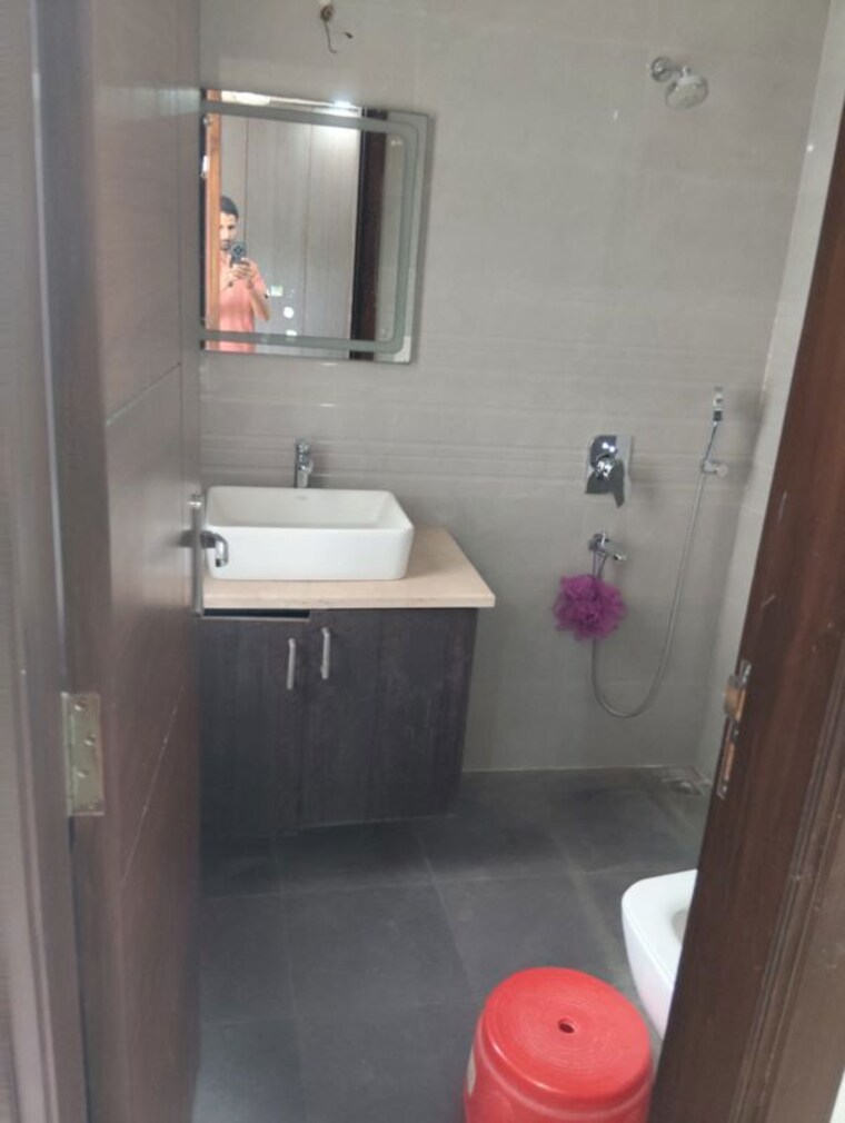 Bathroom, suncity-township-gurgaon 1 RK 355 Sq.Ft. Builder Floor In Sector 54 Gurgaon 10513791
