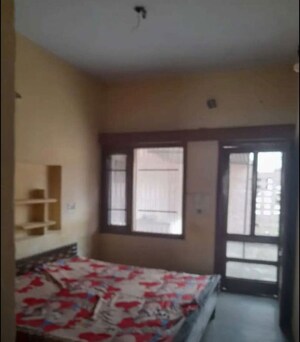 Room in 3 BHK Builder Floor at Sector 37 – for Rent