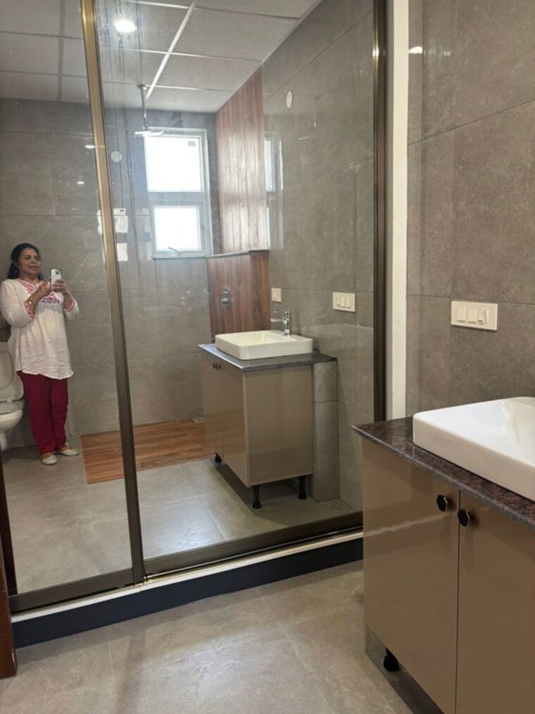 Bathroom, sector 82 3 Bedroom 2500 Sq.Ft. Builder Floor In Sector 82 Mohali 10513793
