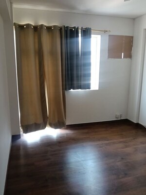 Room in 3 BHK Builder Floor at Maple Crescent, Sector 43 – for Rent