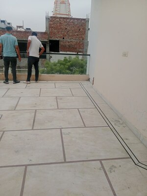 Balcony in 2 BHK Builder Floor at Sector 18 – for Rent
