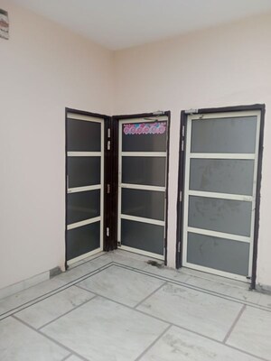 Room in 2 BHK Builder Floor at Sector 18 – for Rent