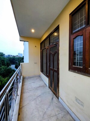 Balcony in 2.5 BHK Builder Floor at Udaigiri Apartments, Sector 34 – for Rent
