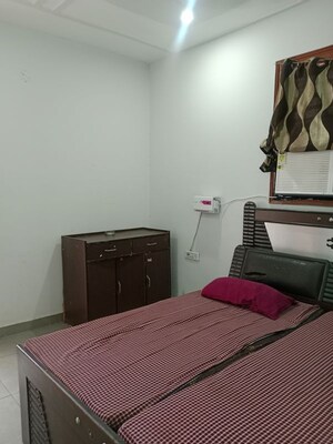 1 RK Builder Floor For Rent in Model Town
