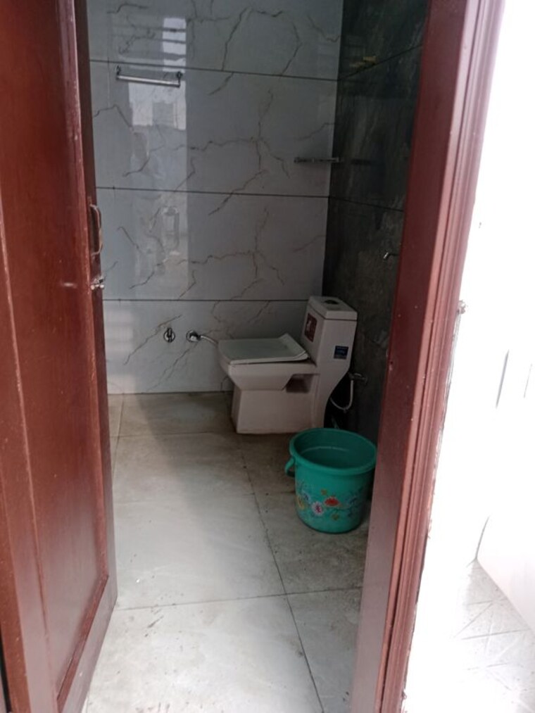Bathroom, model town 1 RK 375 Sq.Ft. Builder Floor In Model Town Panipat 10513821