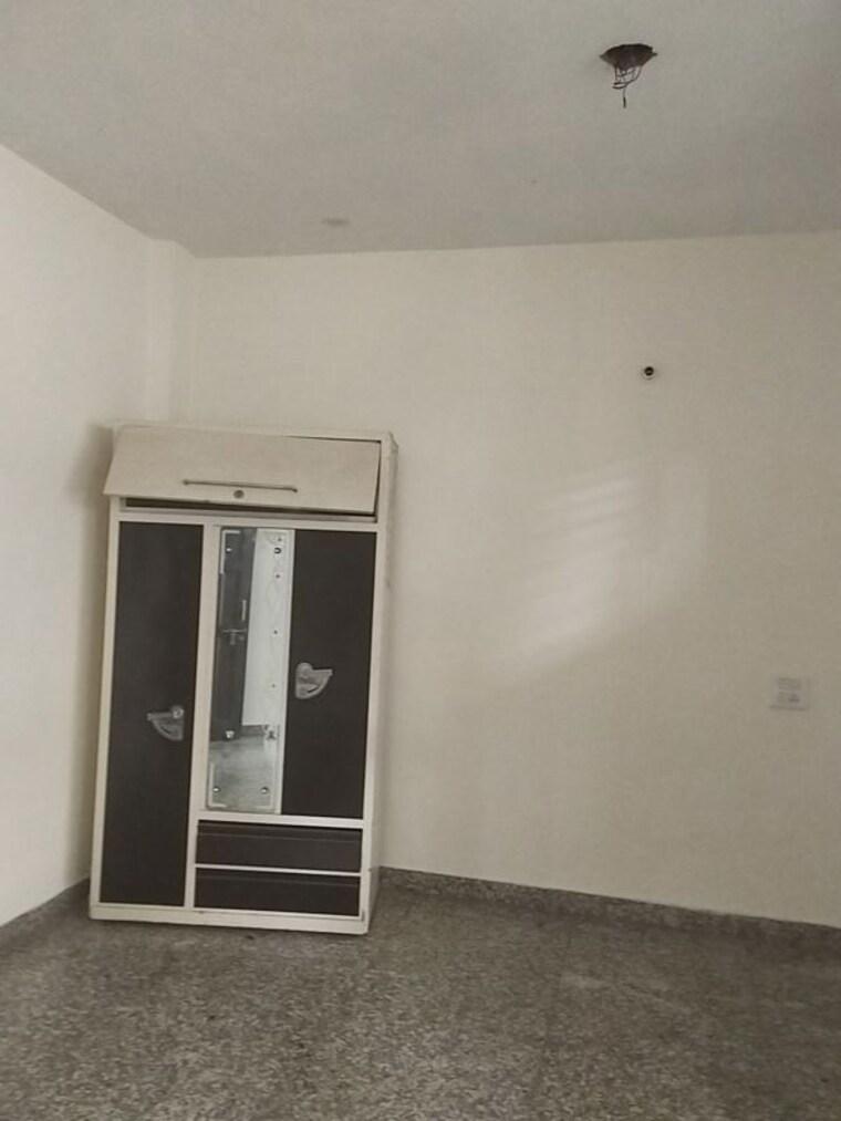 Room, sector 12 2 Bedroom 208 Sq.Yd. Independent House In Sector 12 Sonipat 10513835