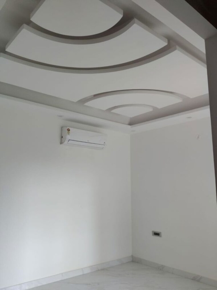 undefined, sector 105 3 Bedroom 200 Sq.Mt. Independent House In Sector 105 Noida 10513847