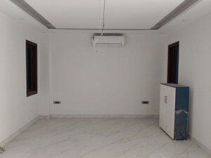 Room in 3 BHK Independent House at Sector 105 – for Rent