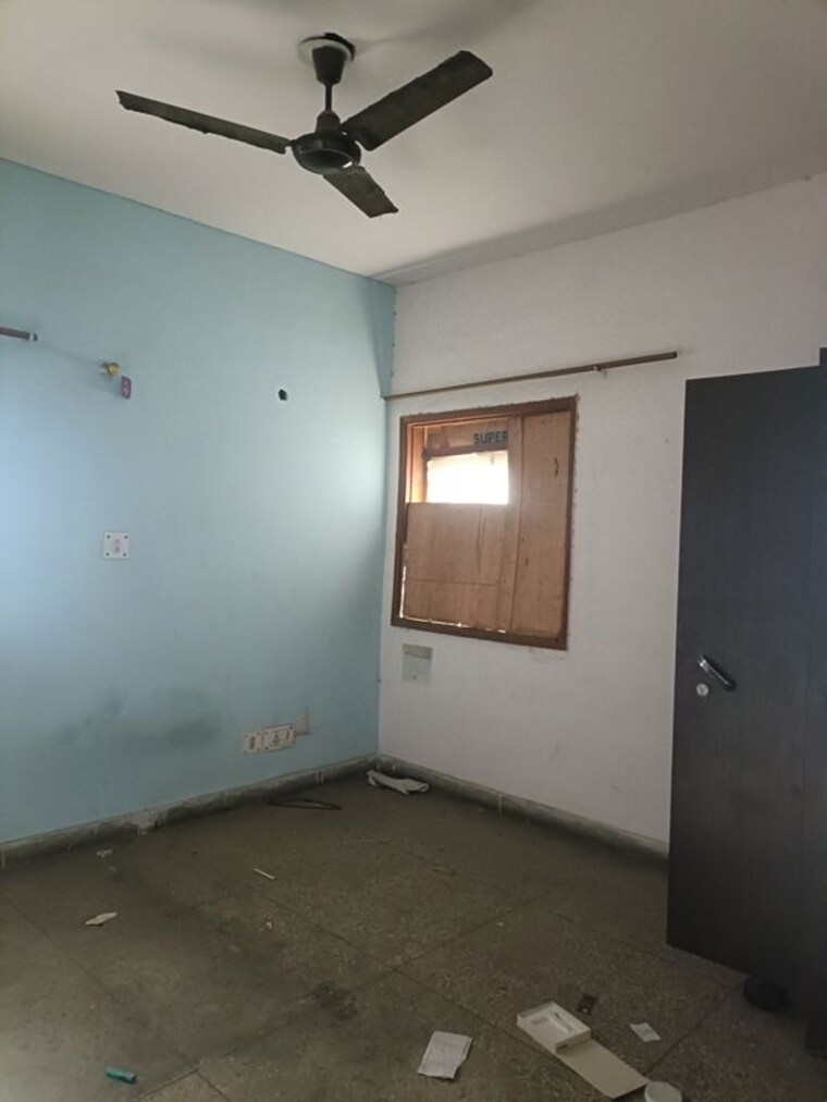 Room, vasundhara enclave 3 Bedroom 1600 Sq.Ft. Apartment In Vasundhara Enclave Delhi 10088373