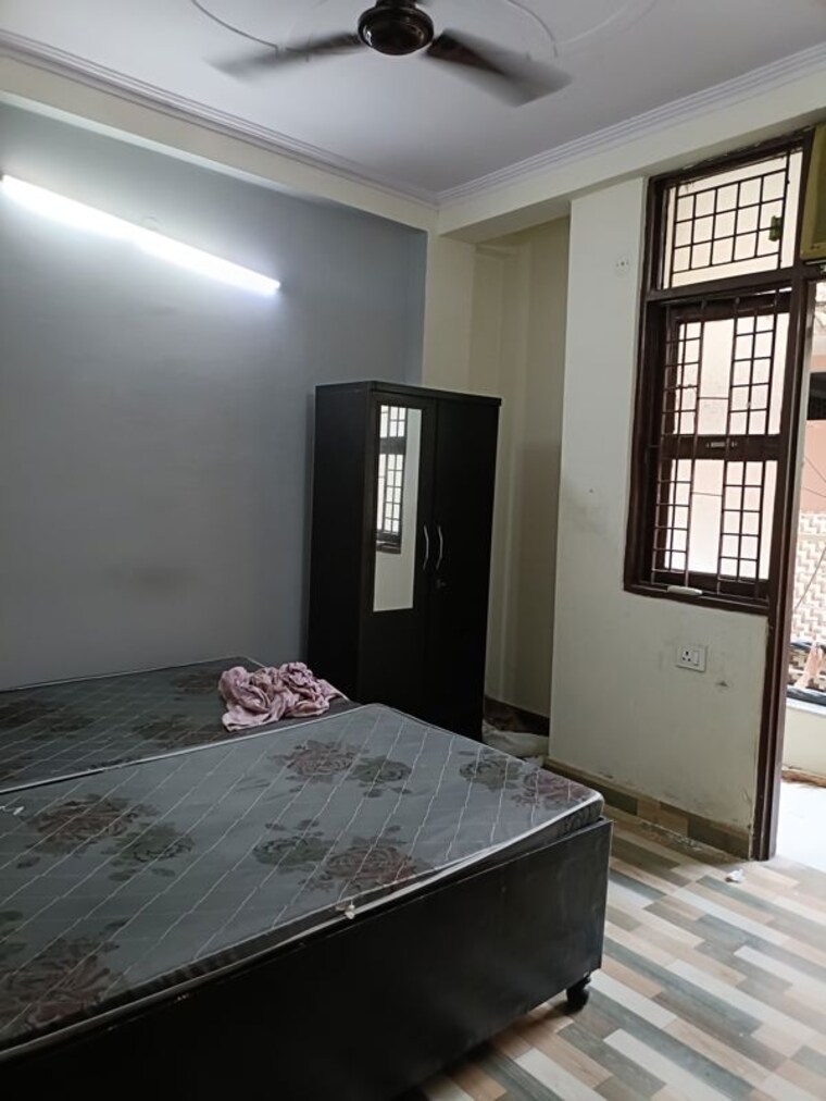 Bedroom, new ashok nagar 6+ Bedroom 50 Sq.Yd. Independent House In New Ashok Nagar Delhi 9653848