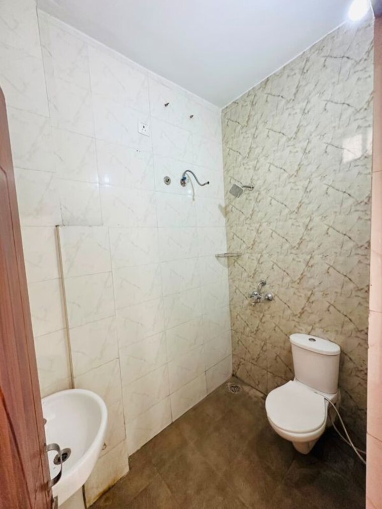 Bathroom, dhakoli 3 Bedroom 110 Sq.Ft. Apartment In Dhakoli Zirakpur 10513881