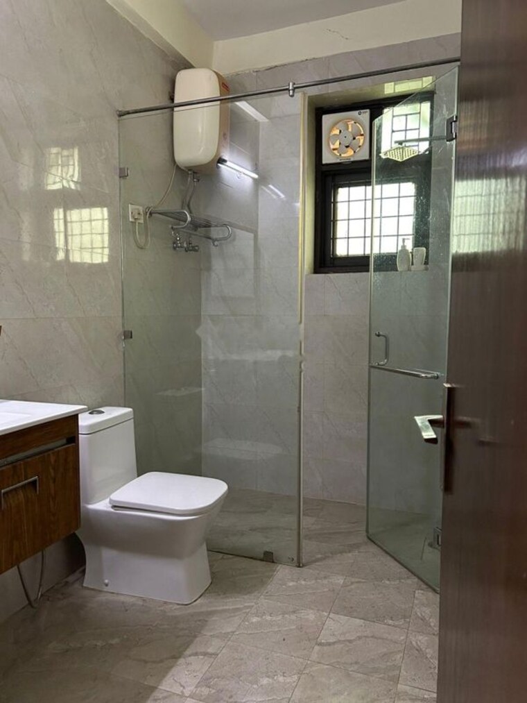 Bathroom, ss-the-palladians 3 Bedroom 1550 Sq.Ft. Apartment In Sector 47 Gurgaon 10513912