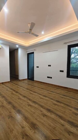 Room in 4 BHK Apartment at Conscient Heritage Max, Sector 102 – for Rent