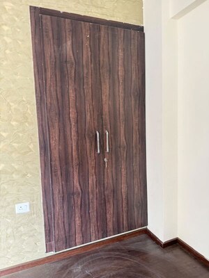 Furnished Amenities in 3 BHK Apartment at Eros Sampoornam, Sector 2 Greater Noida – for Rent
