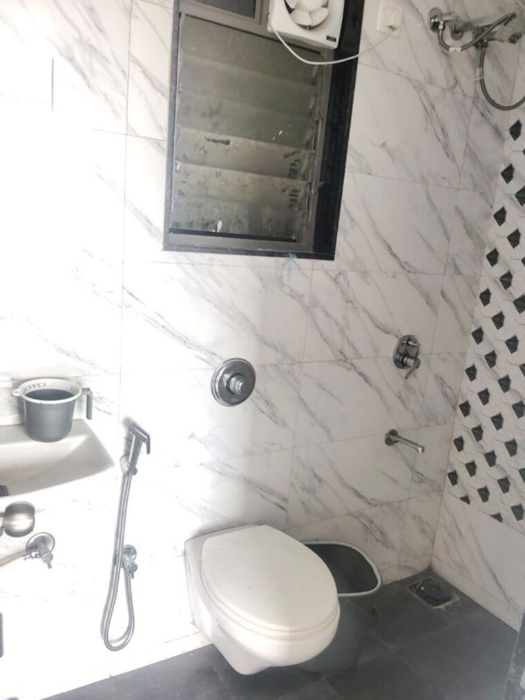Bathroom, uk-iridium 1 Bedroom 420 Sq.Ft. Apartment In Kandivali East Mumbai 10513969