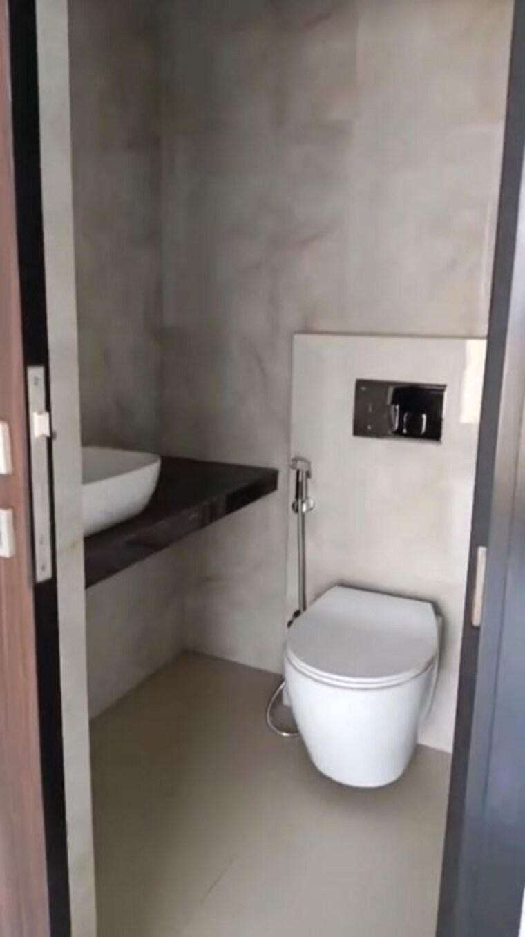 Bathroom, raymond-ten-x-habitat 1 Bedroom 420 Sq.Ft. Apartment In Pokhran Road No Two Thane 10513991