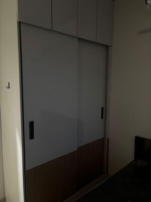 Room in 2 BHK Apartment at Signature Global Prime, Sector 63a – for Rent