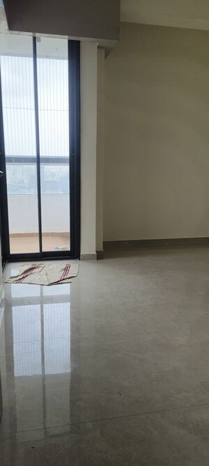 Room in 2 BHK Apartment at Dhamji Shamji Mahavir Spring Tulip Phase 1, Pokhran Road No Two – for Rent