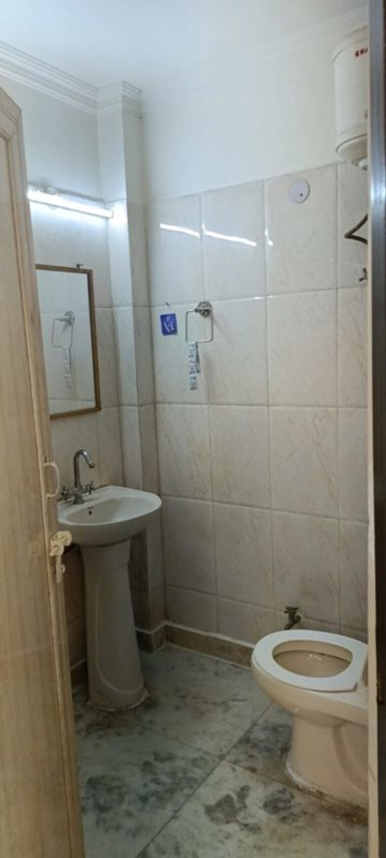 Bathroom, kalkaji 1 Bedroom 450 Sq.Ft. Builder Floor In Kalkaji Delhi 10514080