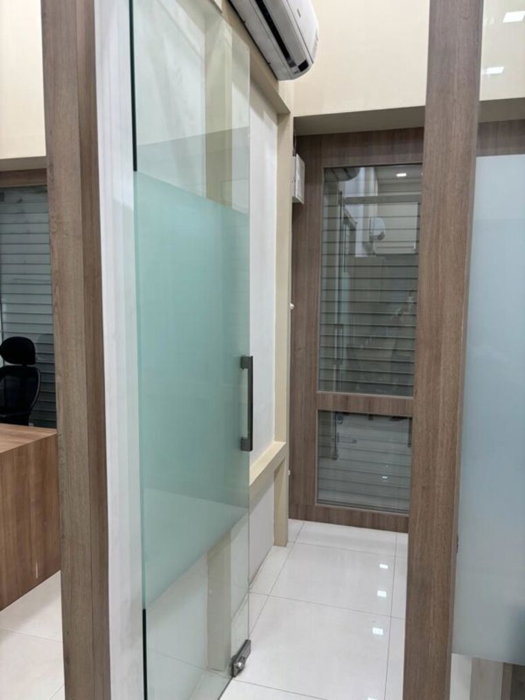 undefined, express-zone Commercial Office Space 325 Sq.Ft. In Malad East Mumbai 10514078