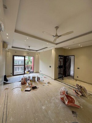 Room in 4 BHK Builder Floor at Sarvodaya Enclave – for Sale