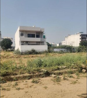  Plot For Sale in Sector 16