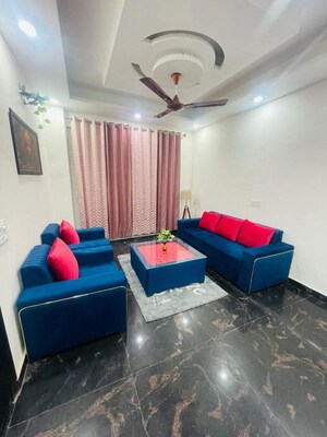 Team Area in 2 BHK Apartment at Suncity Avenue 102, Sector 102 – for Rent