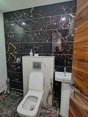 Furnished Amenities in 3 BHK Builder Floor at Malviya Nagar – for Rent