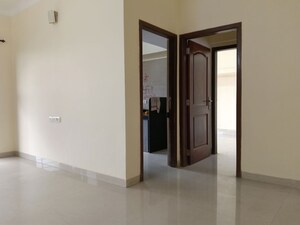 Room in 2 BHK Apartment at Raheja Interface Heights, Malad West – for Rent