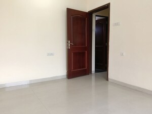 Room in 2 BHK Apartment at Raheja Interface Heights, Malad West – for Rent