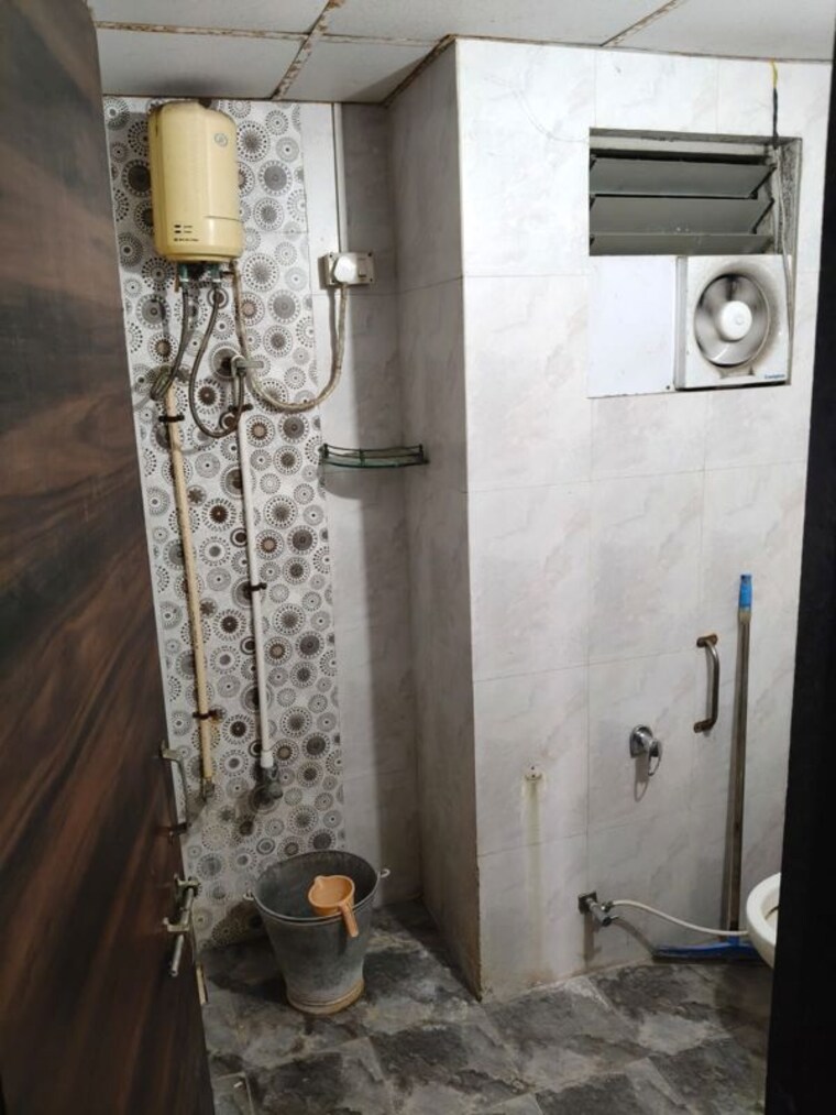Bathroom, naranpura 2 Bedroom 1080 Sq.Ft. Apartment In Naranpura Ahmedabad 10514167