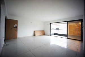 Room in 3 BHK Apartment at Nikol – for Sale