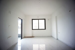 Room in 3 BHK Apartment at Nikol – for Sale
