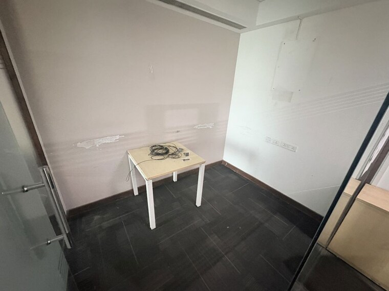 Bathroom, trehan-iris-techpark Commercial Office Space 2000 Sq.Ft. In Sector 48 Gurgaon 10514265