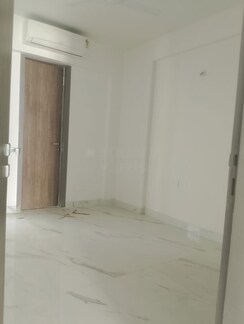 2.5 BHK + Basement Apartment For Rent in M3M Soulitude