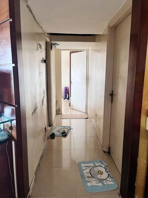 Room in 2 BHK Apartment at Maharaja Retreat CHS, Goregaon East – for Rent