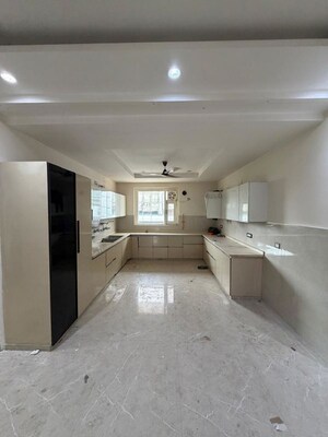 Building Lobby in 3 BHK Builder Floor at Green Fields Colony – for Rent