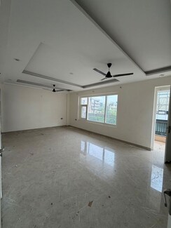 3 BHK + Prayer Room,Servant Room,Study Room Builder Floor For Rent in Green Fields Colony