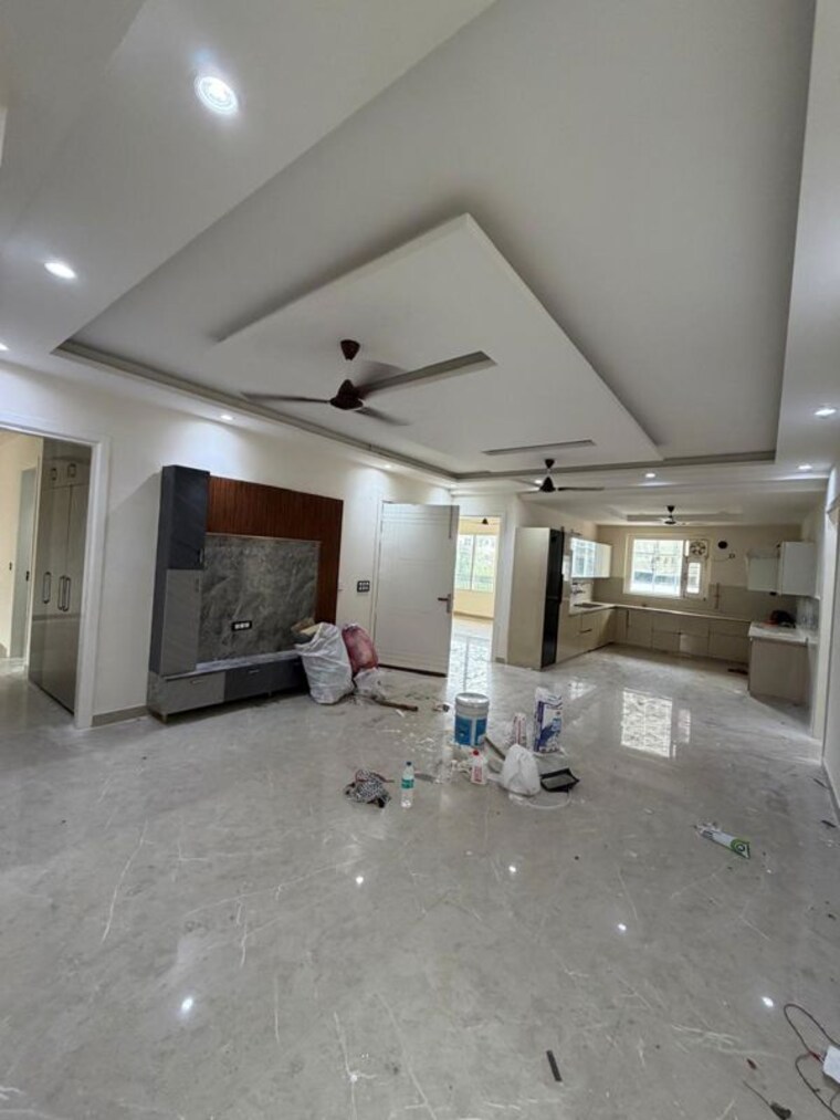  Parking, green fields colony 3 Bedroom 1850 Sq.Ft. Builder Floor In Green Fields Colony Faridabad 10514299
