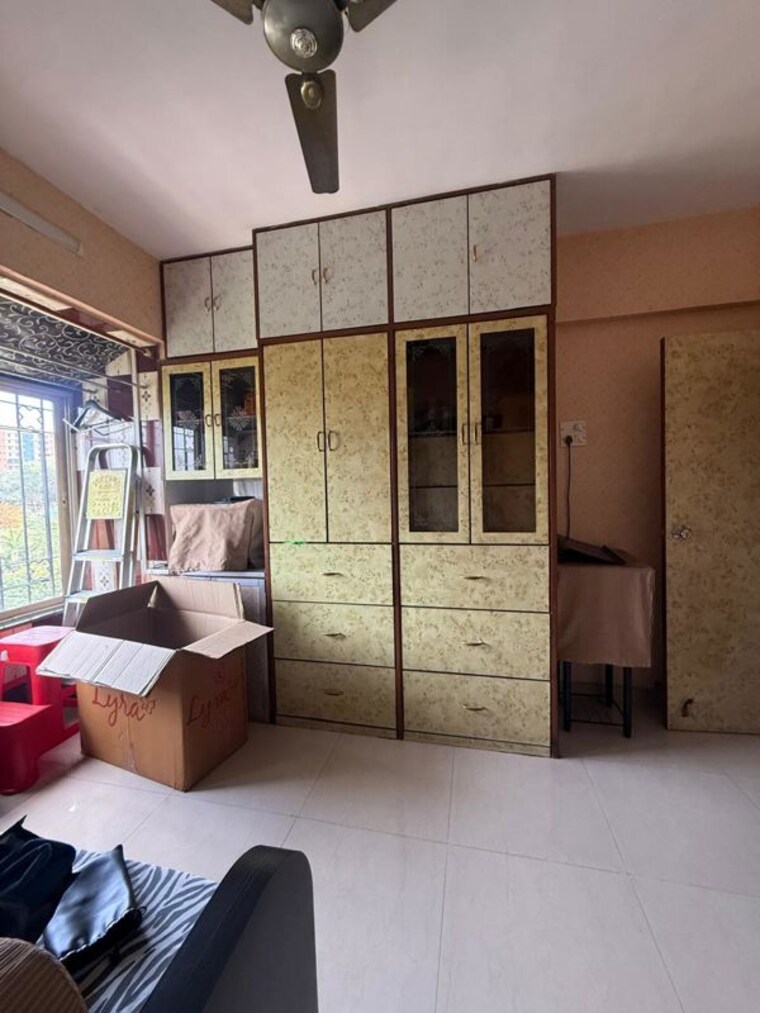 Living Room, dosti-clover 3 Bedroom 880 Sq.Ft. Apartment In Wadala East Mumbai 10514294