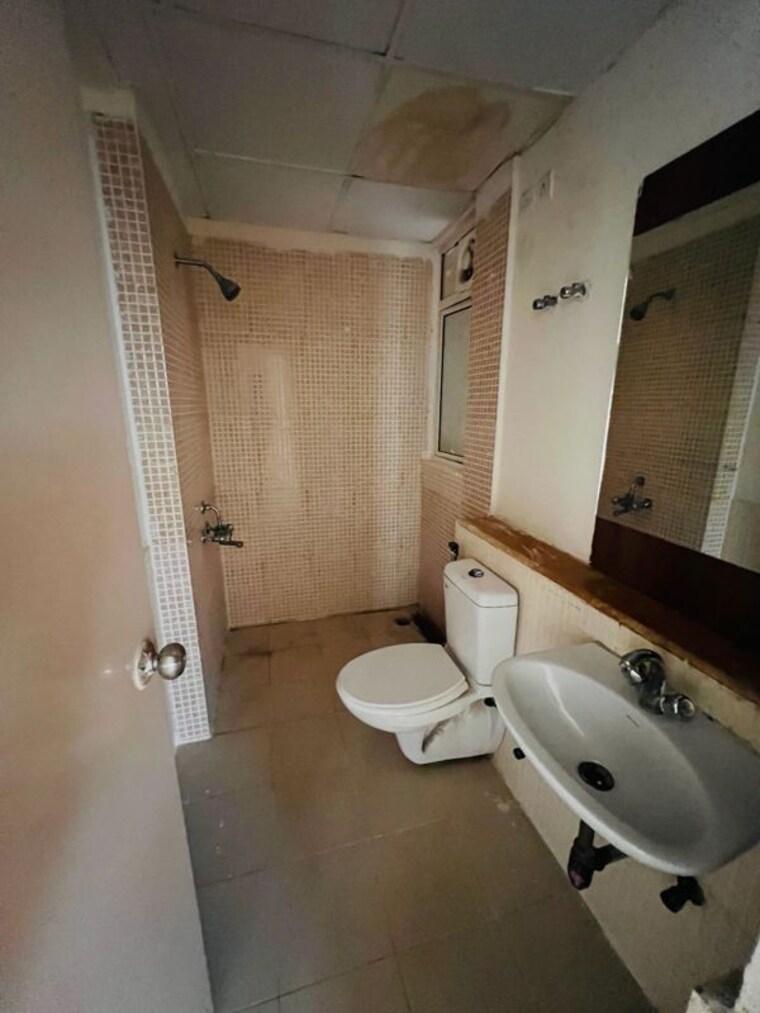 Bathroom, jaypee-green-wish-town-klassic 2 Bedroom 1050 Sq.Ft. Apartment In Sector 134 Noida 10514291