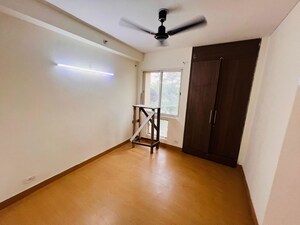 Room in 2 BHK Apartment at Jaypee Green Wish town Klassic, Sector 134 – for Rent