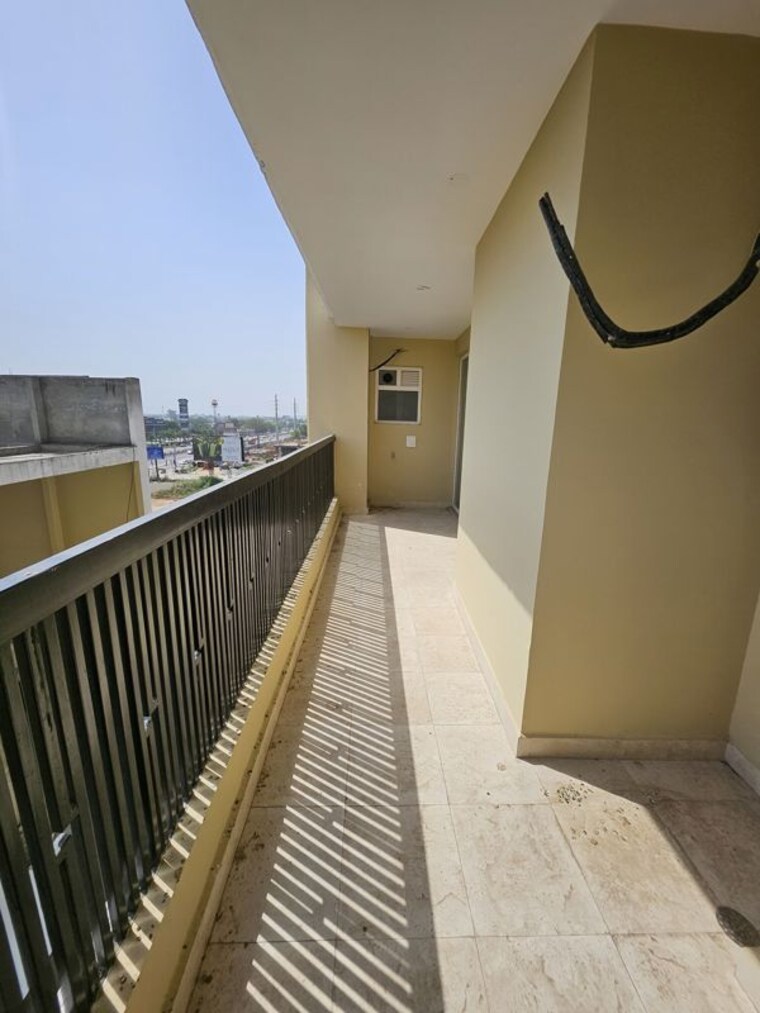 Balcony, kharar 2 Bedroom 1350 Sq.Ft. Apartment In Kharar Mohali 10514274