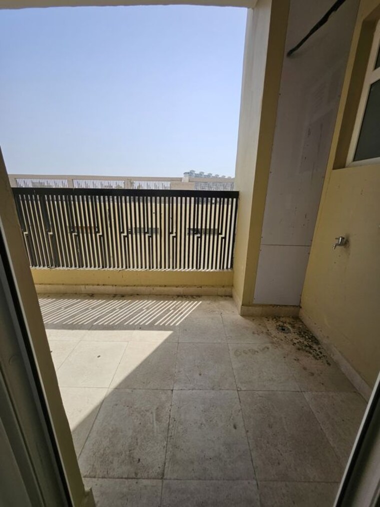 Balcony, kharar 2 Bedroom 1350 Sq.Ft. Apartment In Kharar Mohali 10514274